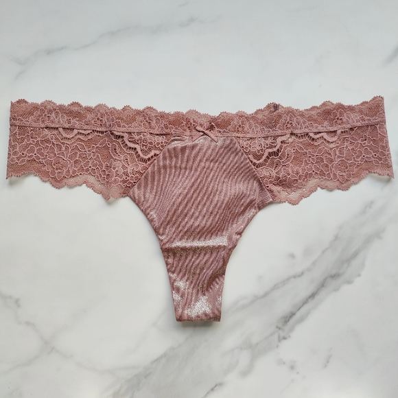 NWT VICTORIA'S SECRET DREAM ANGELS LACE-TRIM SMOOTH SHIMMER THONG PANTY IN VINTA - Picture 2 of 6